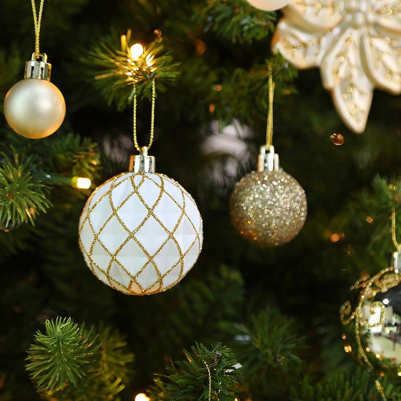 2024 106PCS Christmas Balls Ornaments Set, featuring colorful shatterproof plastic decorative baubles to enhance your festive atmosphere. Perfect for Christmas tree decor, holiday, wedding, and party decorations, with hanging hooks included.