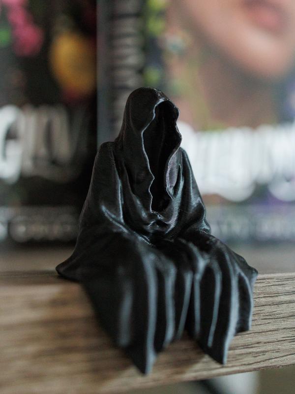 Grim Reaper Sitting Bookshelf Decor 3D Printed Death Figure Gift Bookish Merch Teacup - Perfect for Book Lovers