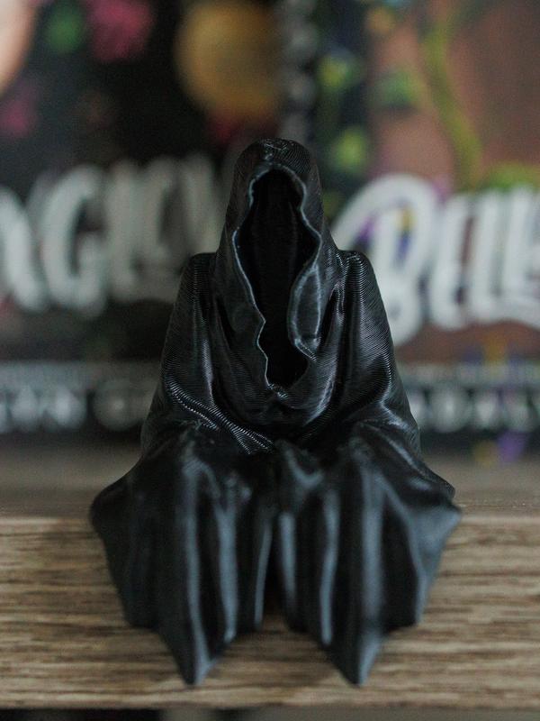 Grim Reaper Sitting Bookshelf Decor 3D Printed Death Figure Gift Bookish Merch Teacup - Perfect for Book Lovers