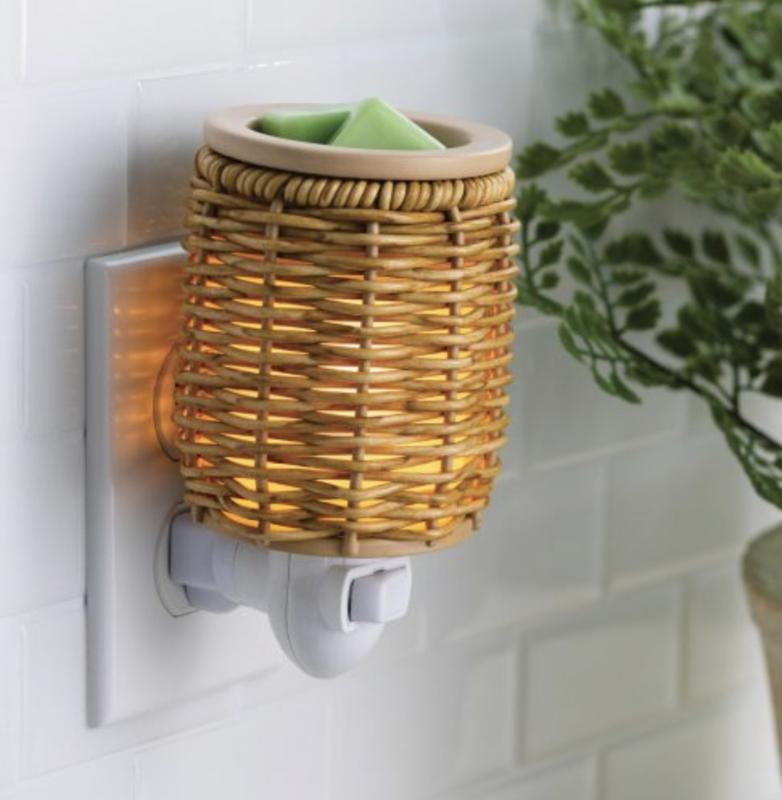 Wicker Lantern Pluggable Warmer