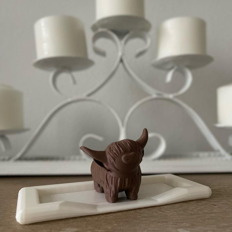 Personalized Highland Cow Ring Holder with Bed Dish - Farmhouse Decor Jewelry Organizer for Men and Women - Lightweight Plastic - Gift for Her or Him - Racks