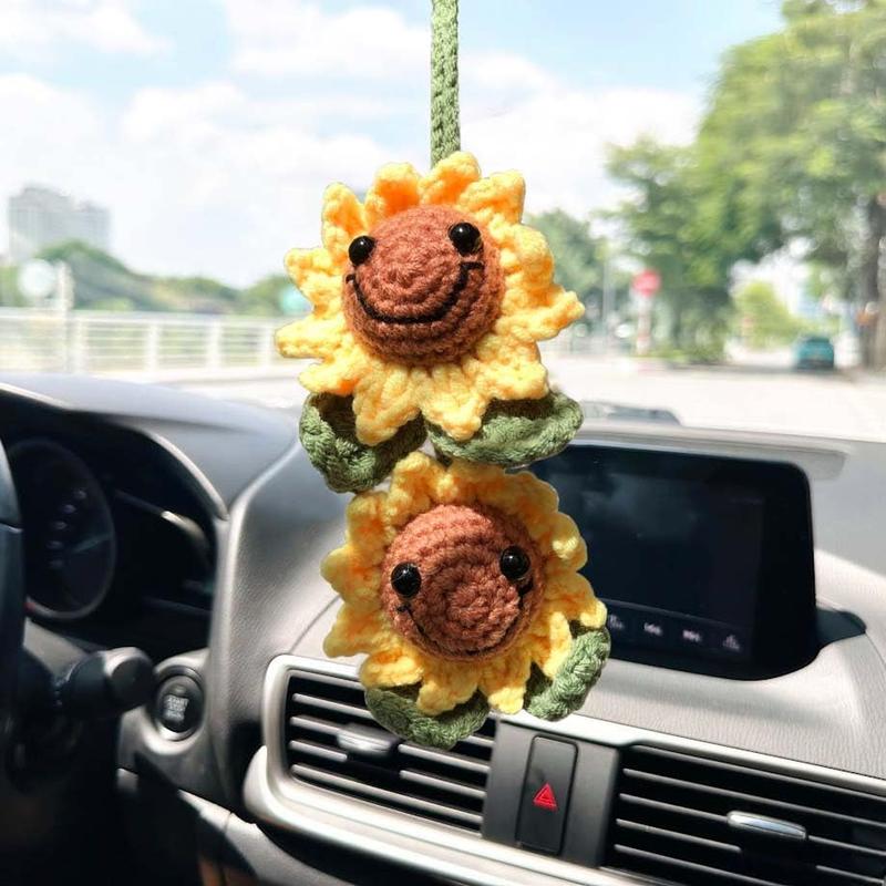 Cute Crochet Hanging Succulent Plant for Car, Aesthetic Decor Car Rear View Mirror Hanging Ornament Accessories for Women and Men, Handmade Cute Car Interior Decor Accessories Gift