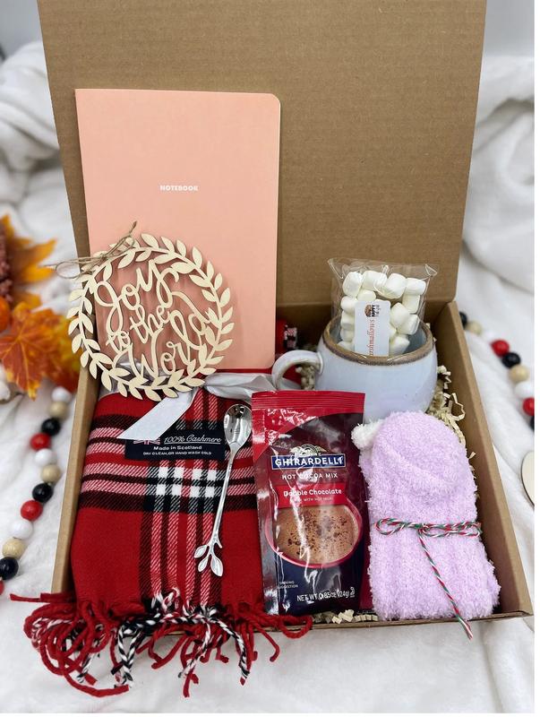 [Custom in description]  Cozy Winter Gift Box, Christmas gift basket, holiday gift, Thinking Of You Gift, Hygge gift box, Birthday Gifts For Women, Sending A Hug