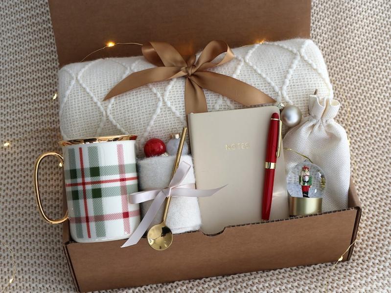 Christmas Gift Basket For Women, Holiday Cozy Care Package For Friend, Hygge Gift Box Set, Unique Christmas Gifts For Her Comfort,Christmas Gift Ideas