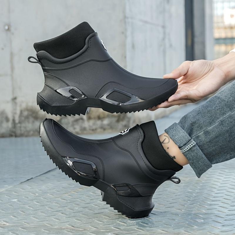 Waterproof Snow Boots, Fashion Couple Rain Boots, Warm Lining, PVC Material, Short Tube Height, Suitable for Men and Women, Outdoor Hiking and Winter Sports, Non-Slip Sole, Solid Color, Universal Size